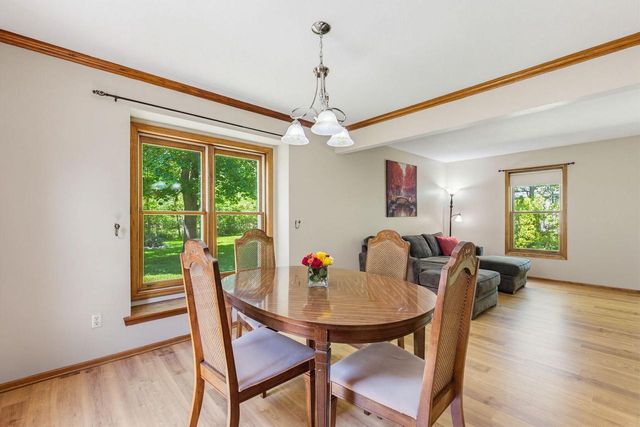 6912 N Tichigan ROAD, Waterford, WI 53185