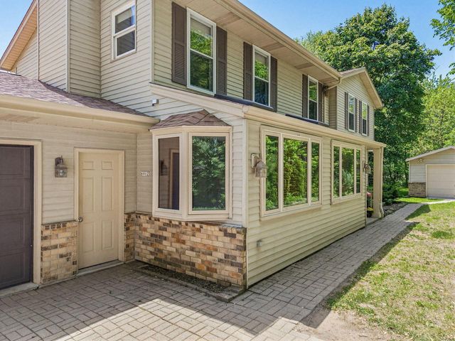 6912 N Tichigan ROAD, Waterford, WI 53185