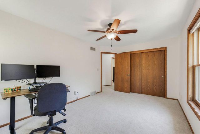 6912 N Tichigan ROAD, Waterford, WI 53185