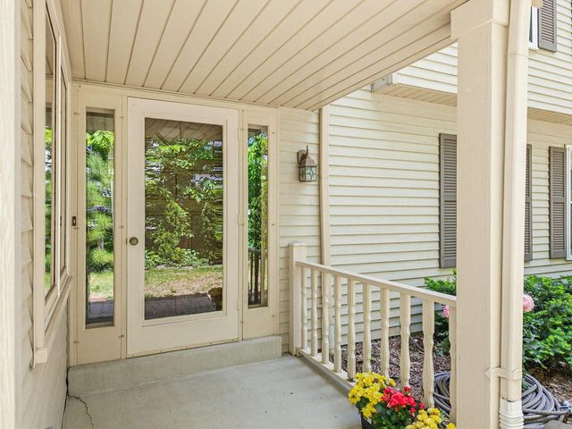 6912 N Tichigan ROAD, Waterford, WI 53185
