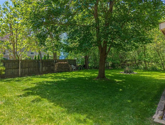 6912 N Tichigan ROAD, Waterford, WI 53185