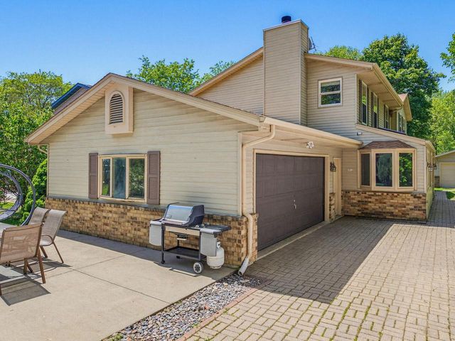 6912 N Tichigan ROAD, Waterford, WI 53185