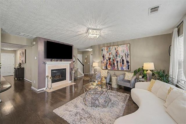111 Village Trace, Woodstock, GA 30188