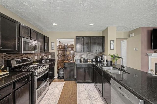 111 Village Trace, Woodstock, GA 30188
