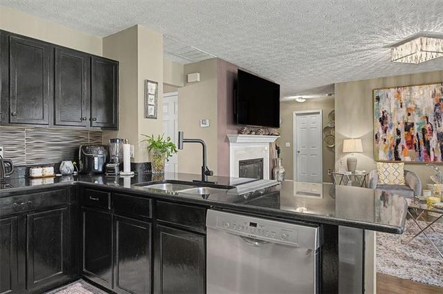 111 Village Trace, Woodstock, GA 30188