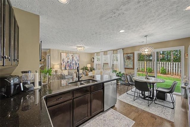 111 Village Trace, Woodstock, GA 30188