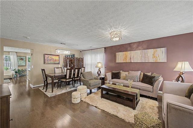 111 Village Trace, Woodstock, GA 30188