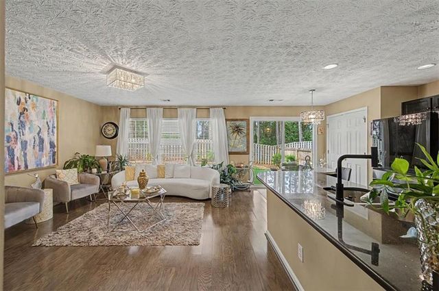 111 Village Trace, Woodstock, GA 30188