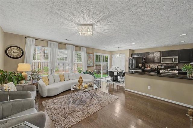 111 Village Trace, Woodstock, GA 30188
