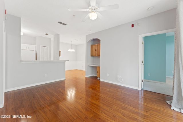 8601 BEACH Boulevard 320, Jacksonville, FL 32216