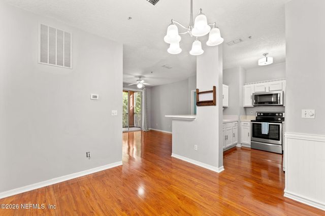 8601 BEACH Boulevard 320, Jacksonville, FL 32216