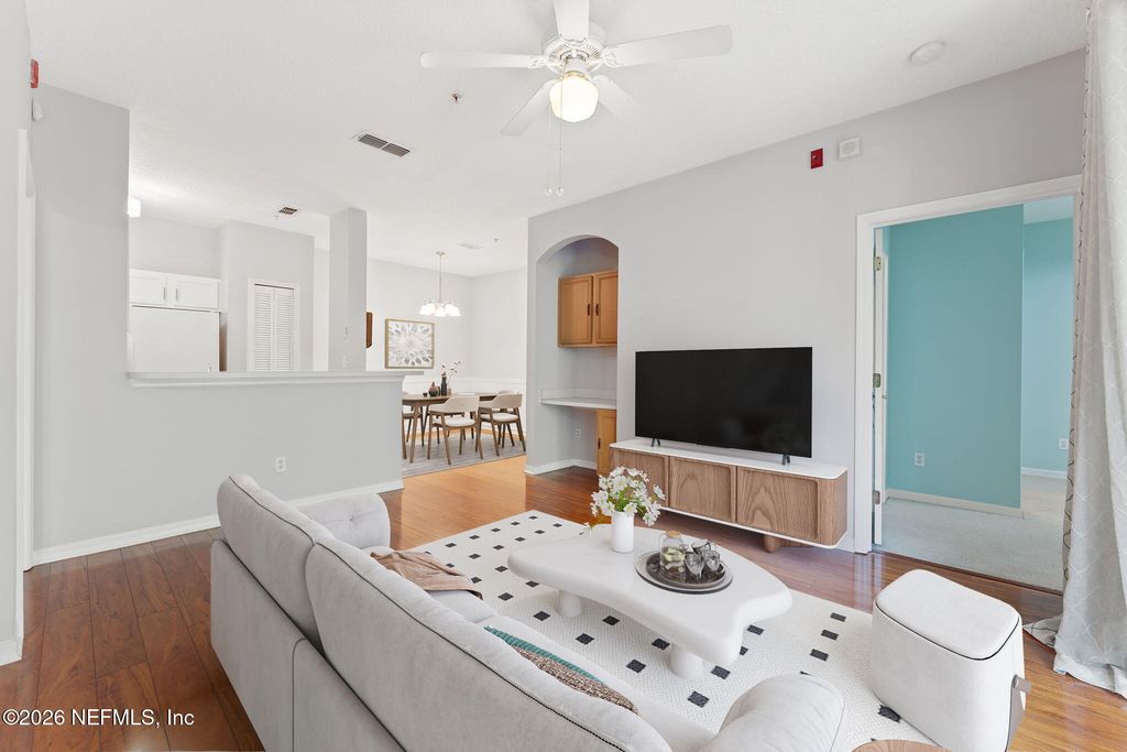 8601 BEACH Boulevard 320, Jacksonville, FL 32216