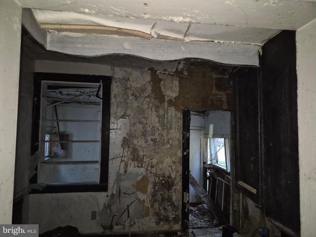 5261 CORDELIA AVE, Baltimore, MD 21215