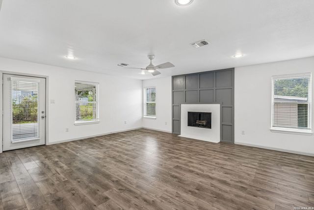 406 STOCKTON DR, San Antonio, TX 78216
