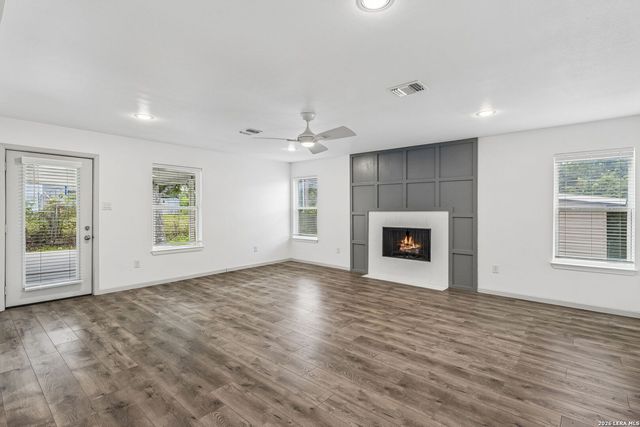 406 STOCKTON DR, San Antonio, TX 78216