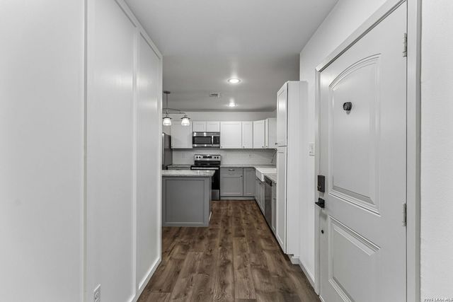 406 STOCKTON DR, San Antonio, TX 78216
