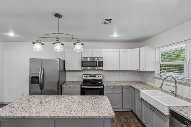 406 STOCKTON DR, San Antonio, TX 78216