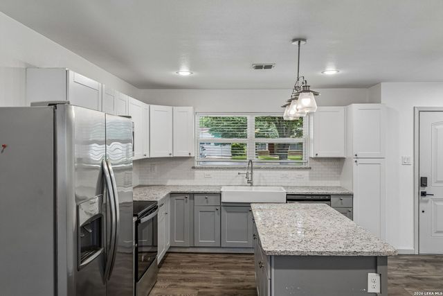 406 STOCKTON DR, San Antonio, TX 78216