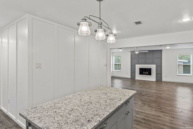 406 STOCKTON DR, San Antonio, TX 78216