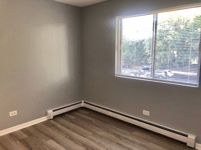 624 W 65th Street 6, Westmont, IL 60559