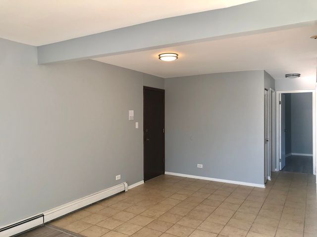 624 W 65th Street 6, Westmont, IL 60559