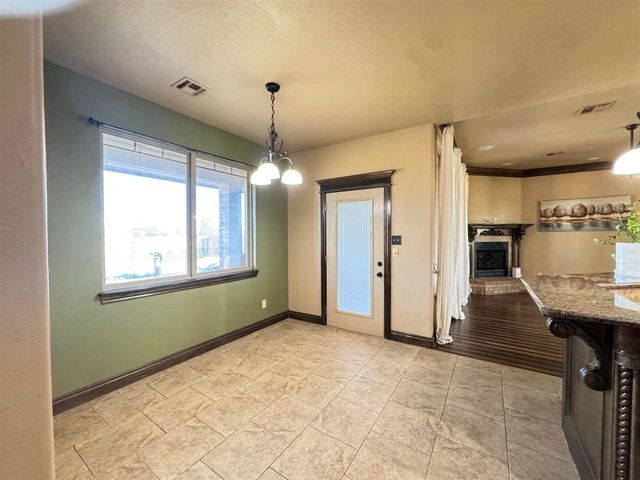 108 London Dr, Elgin, OK 73538