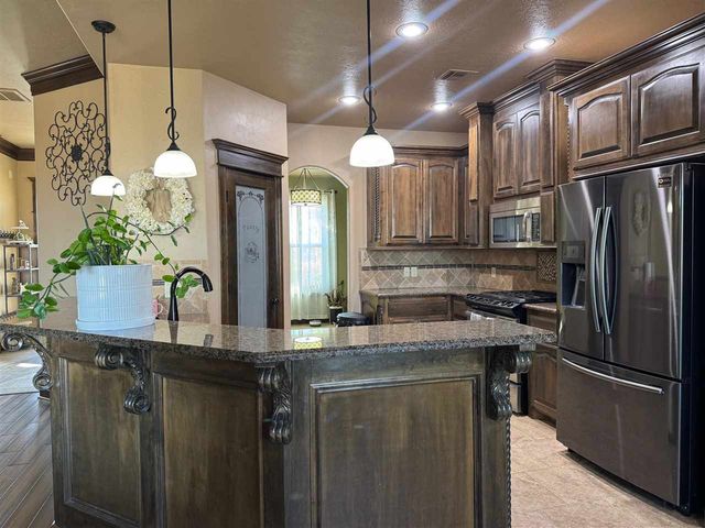 108 London Dr, Elgin, OK 73538