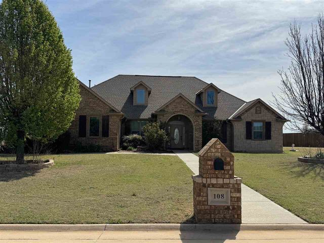 108 London Dr, Elgin, OK 73538