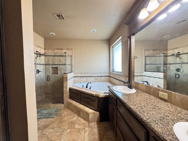 108 London Dr, Elgin, OK 73538