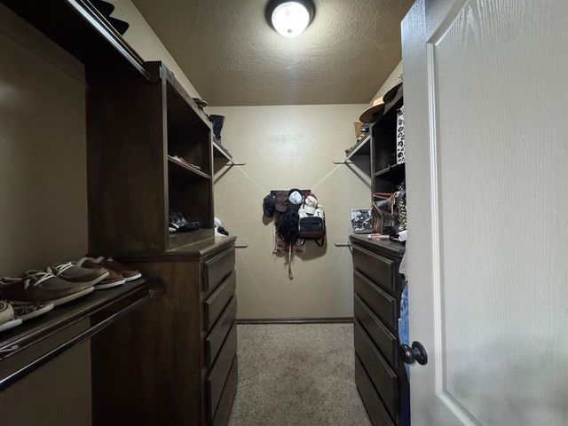 108 London Dr, Elgin, OK 73538