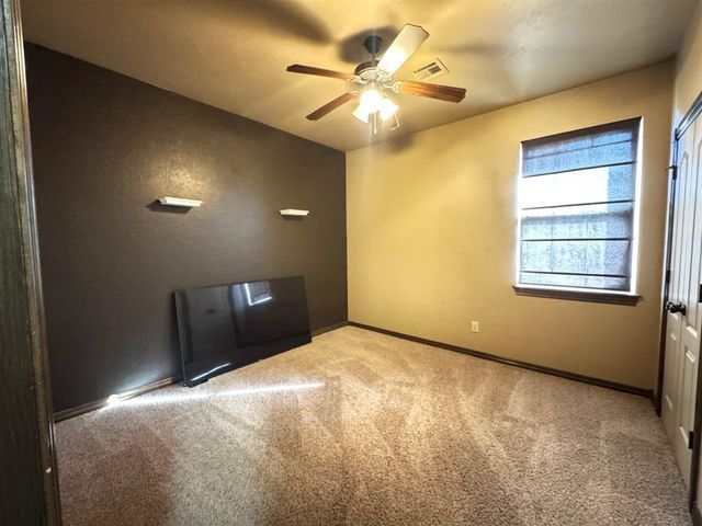 108 London Dr, Elgin, OK 73538