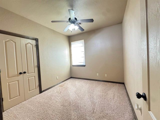 108 London Dr, Elgin, OK 73538