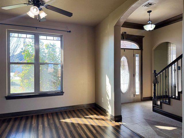 108 London Dr, Elgin, OK 73538