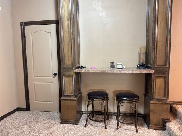 108 London Dr, Elgin, OK 73538