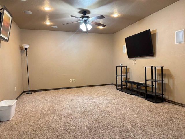 108 London Dr, Elgin, OK 73538