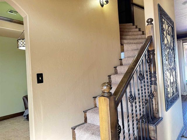 108 London Dr, Elgin, OK 73538