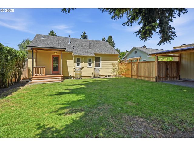 642 Ne HOLLAND St, Portland, OR 97211