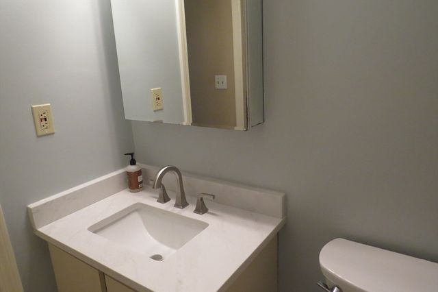14 Hartshorn Pl 14, Walpole, MA 02081