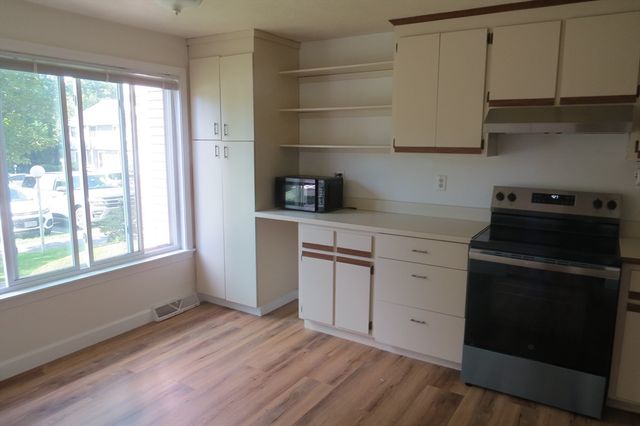 14 Hartshorn Pl 14, Walpole, MA 02081