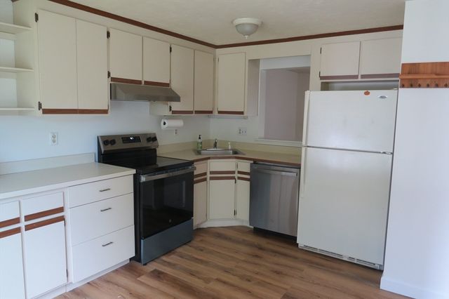 14 Hartshorn Pl 14, Walpole, MA 02081