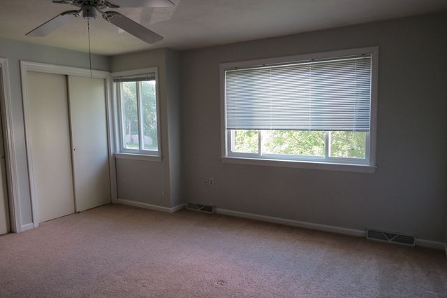 14 Hartshorn Pl 14, Walpole, MA 02081