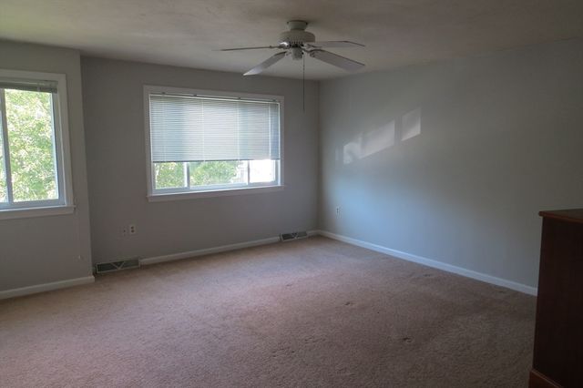 14 Hartshorn Pl 14, Walpole, MA 02081