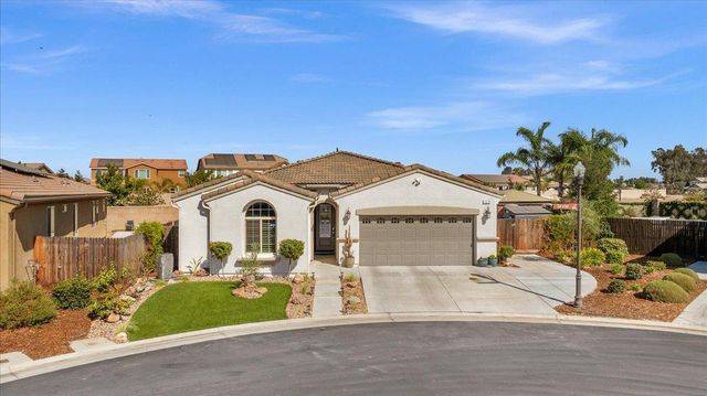 1079 Skylar Lane, Clovis, CA 93619