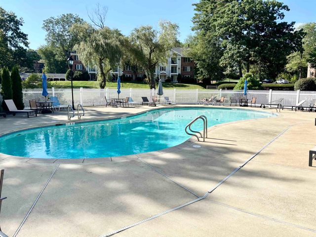 8 Northbrook Dr Unit 803, Manchester, NH 03102