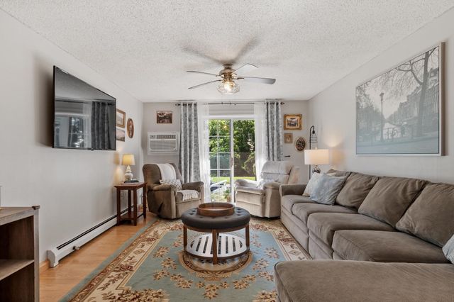8 Northbrook Dr Unit 803, Manchester, NH 03102