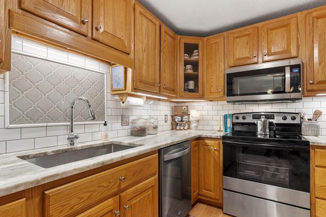8 Northbrook Dr Unit 803, Manchester, NH 03102