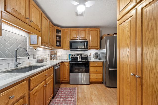 8 Northbrook Dr Unit 803, Manchester, NH 03102