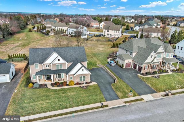 2584 HEPPLEWHITE DR, York, PA 17404