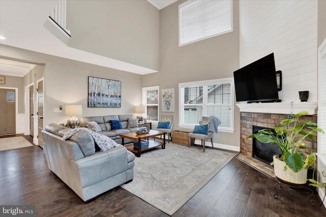 2584 HEPPLEWHITE DR, York, PA 17404