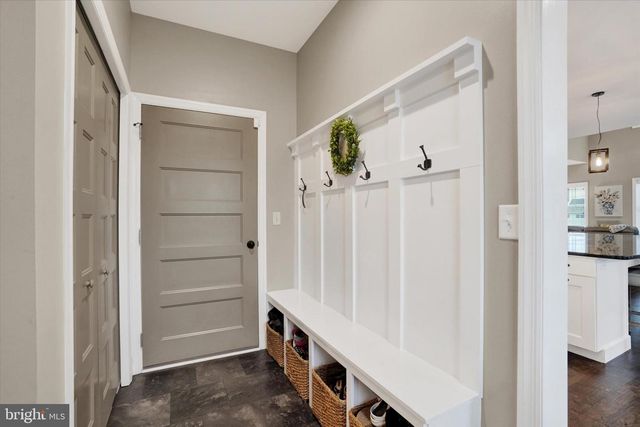 2584 HEPPLEWHITE DR, York, PA 17404